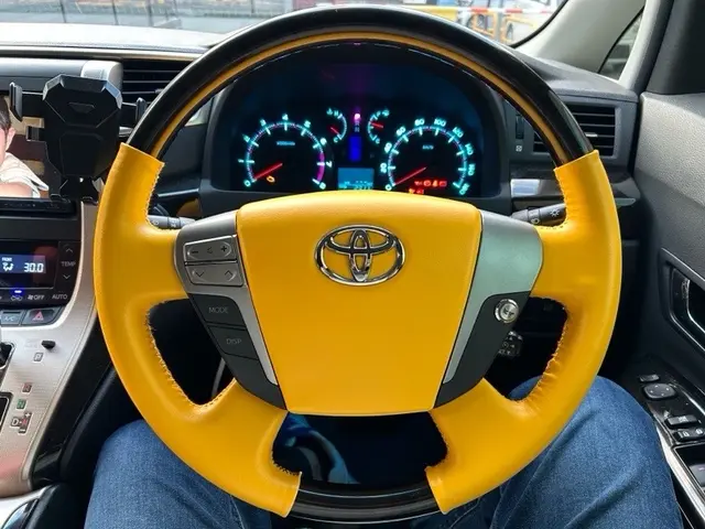 ステアリング、合皮で張り替え。サービスの画像