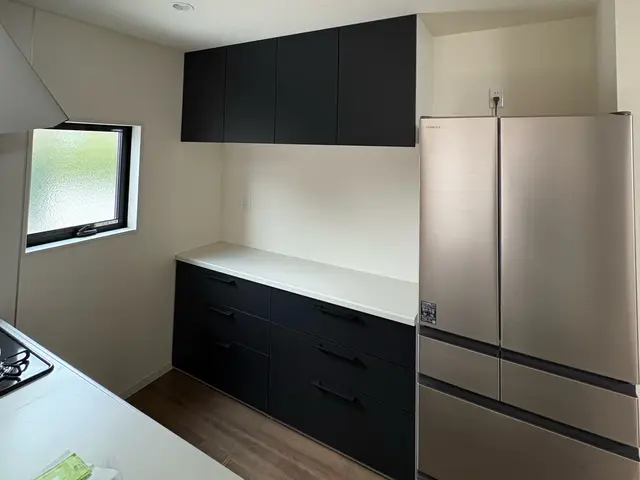 吊り戸棚はもちろん、カップボード(食器棚)一式工事も承ります!!サービスの画像