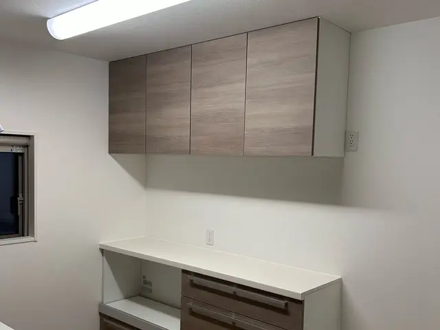 吊り戸棚はもちろん、カップボード(食器棚)一式工事も承ります!!サービスの画像