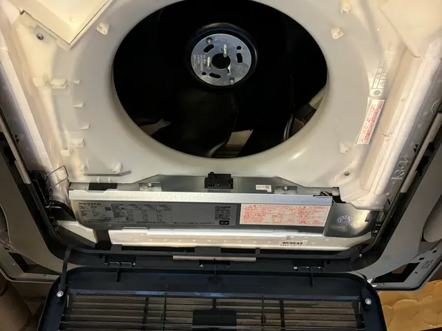 ☆価格要相談☆業務用天井埋め込みエアコン分解クリーニングサービスの画像