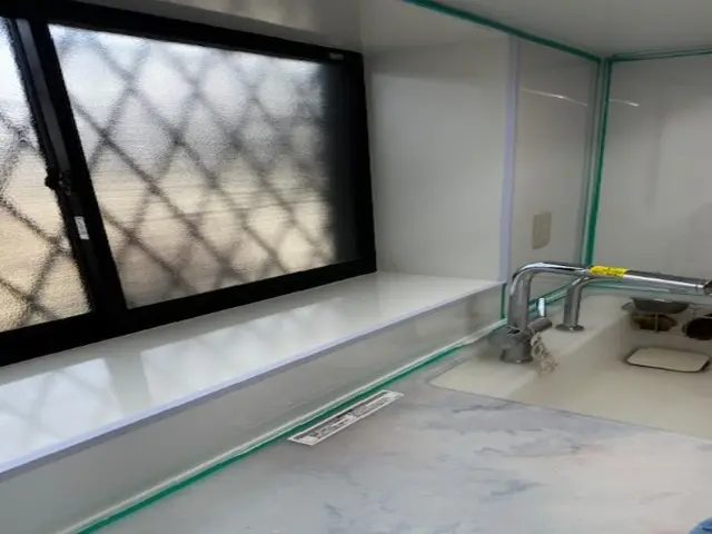 キッチンパネル重ね張りです。サービスの画像