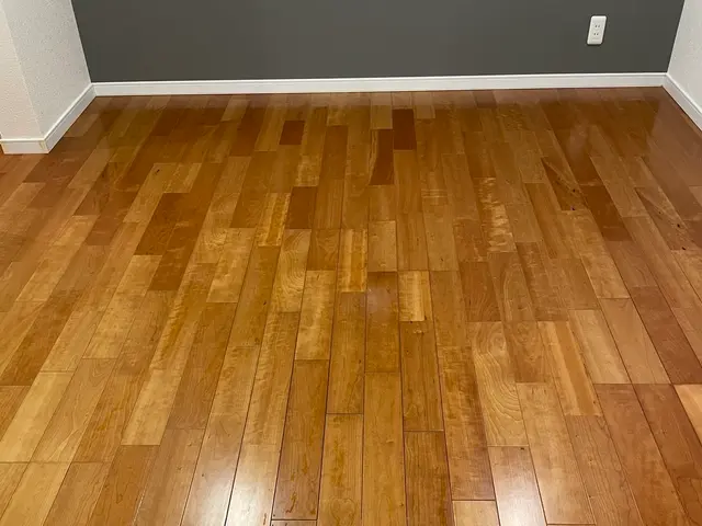 フロアクリーニング！剥離、洗浄、ワックスでピカピカ！サービスの画像