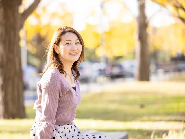 あなたらしさを軽やかに。初めてでも安心のプロフィール撮影。落ち着いた自然な写真を