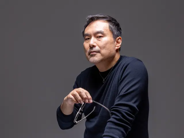 あなたらしさを軽やかに。初めてでも安心のプロフィール撮影。落ち着いた自然な写真を