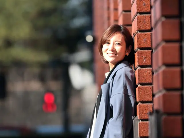 あなたらしさを軽やかに。初めてでも安心のプロフィール撮影。落ち着いた自然な写真を