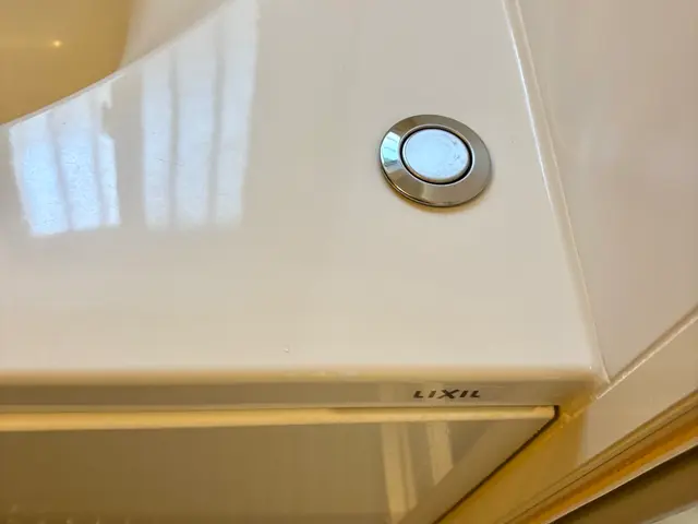 【浴室再生】13年の職人技で新品の輝きを！諦めていた水垢・ウロコを徹底清掃サービスの画像