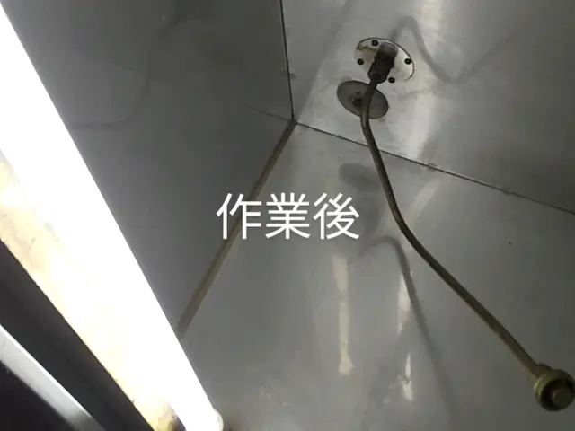 レンジフード内部の油汚れをきれいに除去。飲食店厨房フードクリーニングも対応！サービスの画像