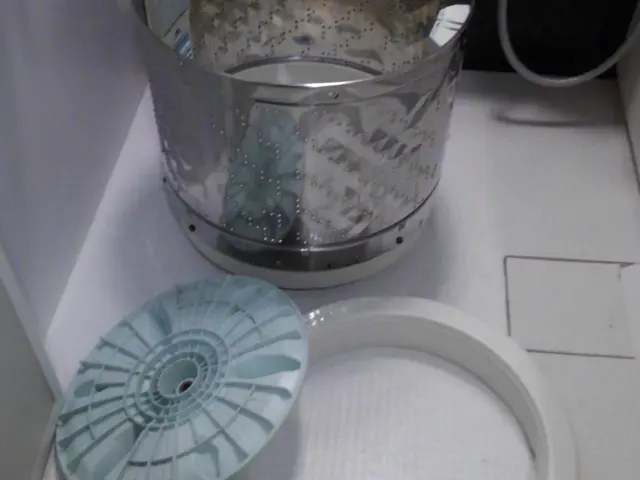 【写真の二人(夫婦)でお伺いします】日立も同料金(乾燥機能付きは除く)サービスの画像