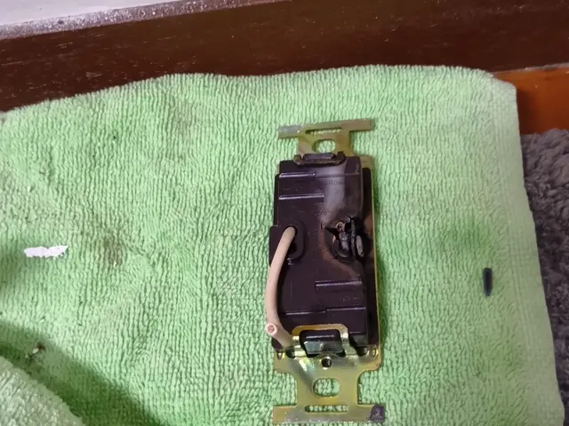 【最短3/25日～】業界歴30年のベテラン電気屋さん♪非喫煙者が伺います！サービスの画像