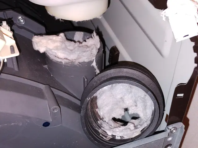 洗濯機の修理  給水、排水本体内部から水漏れなど、乾燥が弱い、内部に異物を落すサービスの画像