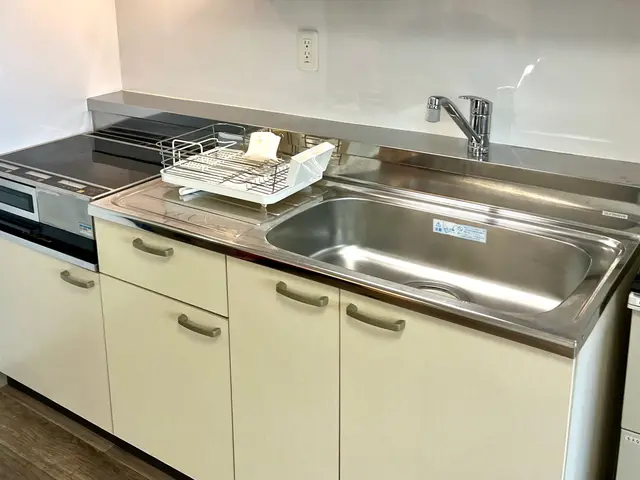 油汚れやコンロの焦付き、シンクの頑固な水垢を徹底的にキレイにします！サービスの画像