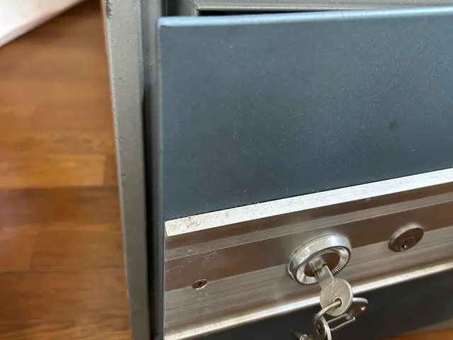金庫、手提げ金庫、業務用金庫開錠サービスの画像