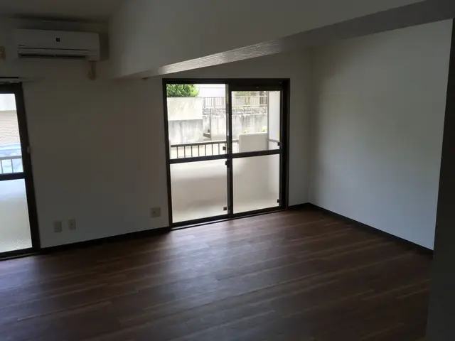 入居前・退去後のアパート・マンションから戸建てまで。丸ごと清掃はお任せください！サービスの画像