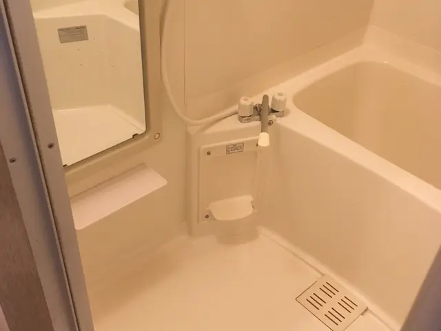 入居前・退去後のアパート・マンションから戸建てまで。丸ごと清掃はお任せください！サービスの画像