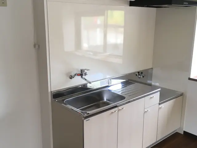 入居前・退去後のアパート・マンションから戸建てまで。丸ごと清掃はお任せください！サービスの画像