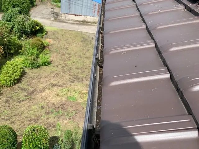 【雨樋掃除､修理】屋根屋が掃除､修理いたします！サービスの画像