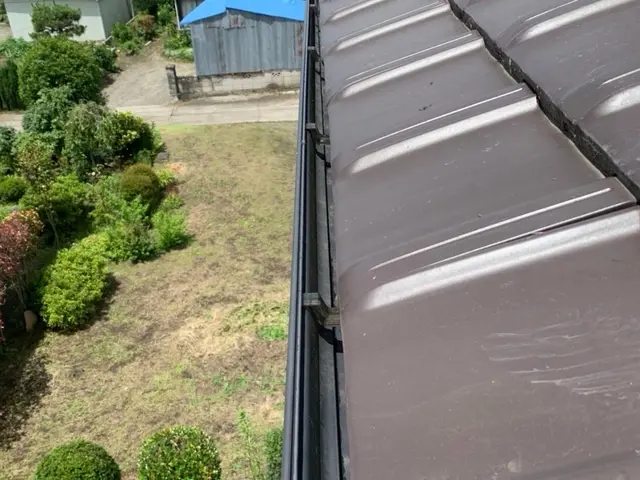 【雨樋掃除､修理】屋根屋が掃除､修理いたします！サービスの画像