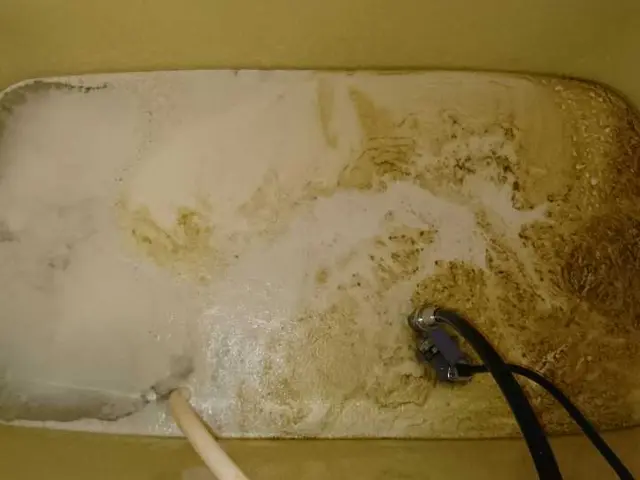 エプロン内高圧洗浄無料中！プロの風呂釜配管洗浄お風呂清掃とセットでさらにお得！サービスの画像