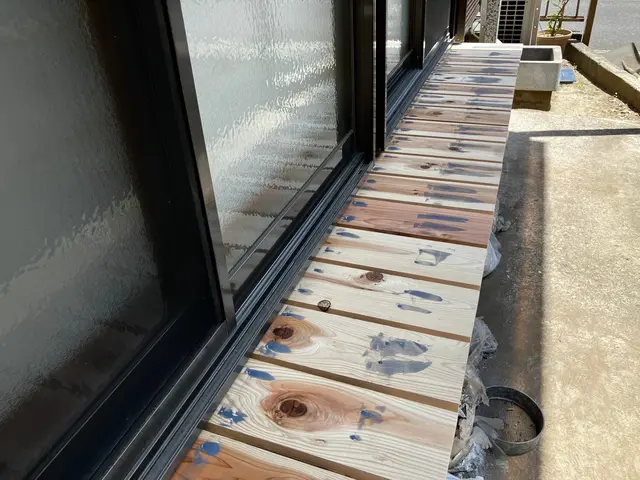 ウッドデッキ塗装・メンテナンス(濡れ縁の補修、塗装も可能)サービスの画像