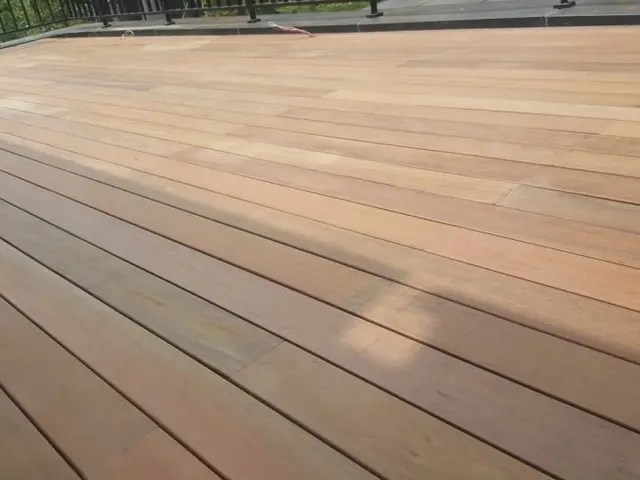 ウッドデッキ塗装・メンテナンス(濡れ縁の補修、塗装も可能)サービスの画像