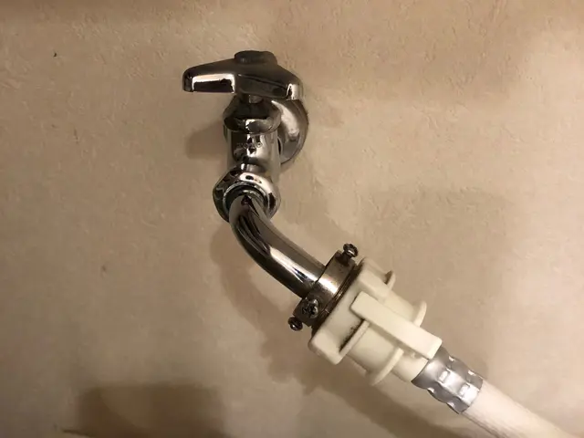 【地域密着】水栓の水漏れ、排水の水漏れ等スピード解決！蛇口交換も承ります。サービスの画像