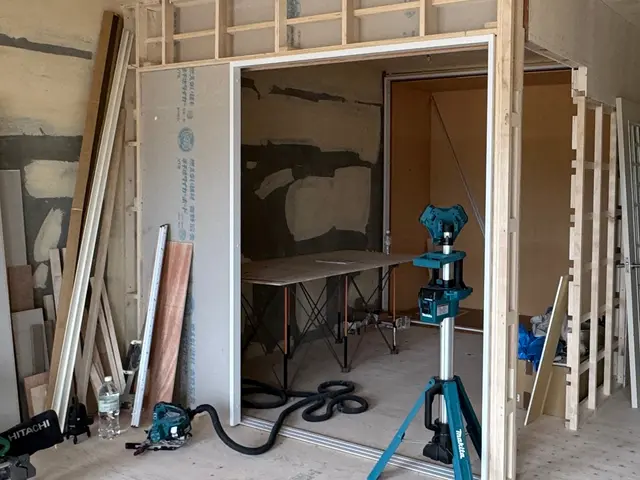 扉のガタガタ・きしみ・うごかない... そのドア、ちゃんと直せます。サービスの画像