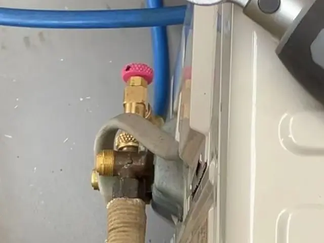 水漏れ即対応！エアコン業界２０年以上の経験！お悩みお任せください！サービスの画像