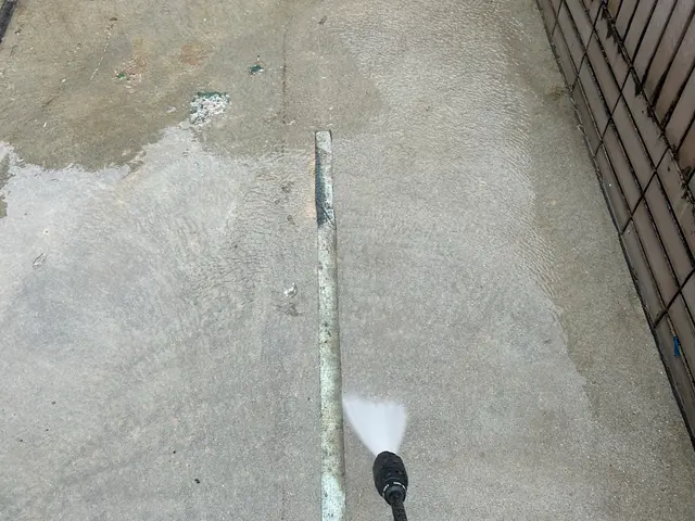 駐車場高圧洗浄。安くて丁寧。サービスの画像