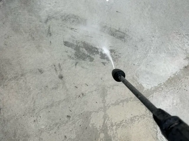 駐車場高圧洗浄。安くて丁寧。サービスの画像