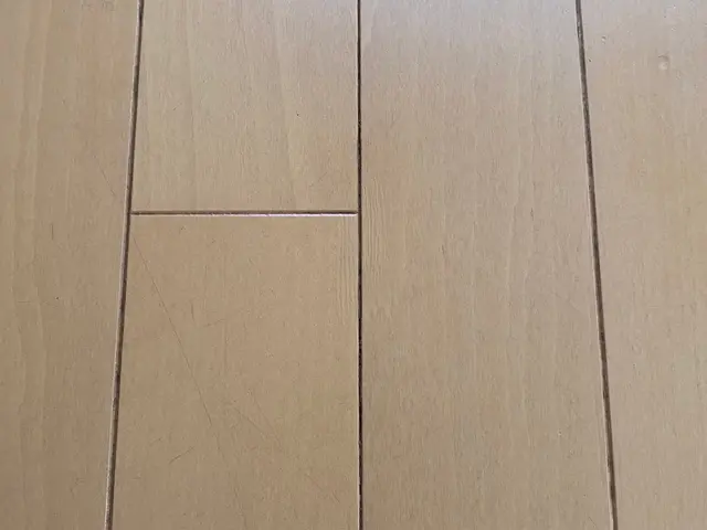 《キズ、凹み直します》フローリングだけでなく、枠、扉などの傷もご相談下さい！！サービスの画像