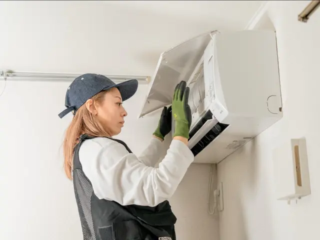 【真心込めて徹底洗浄】花粉の季節。エアコン内部の汚れ、気になりませんか？サービスの画像