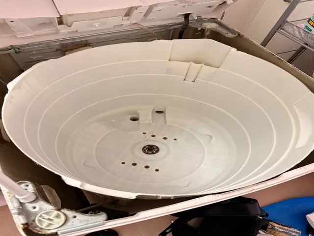 【洗濯機分解クリーニング】カビカビの洗濯槽を取り出して丸洗い‼︎サービスの画像