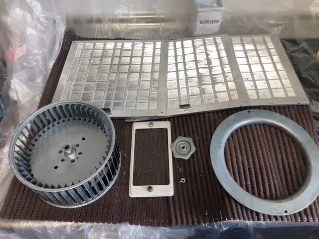 頑固な油汚れ落としは当店へおまかせ！お客様の時間の有効利用のお手伝いしますサービスの画像