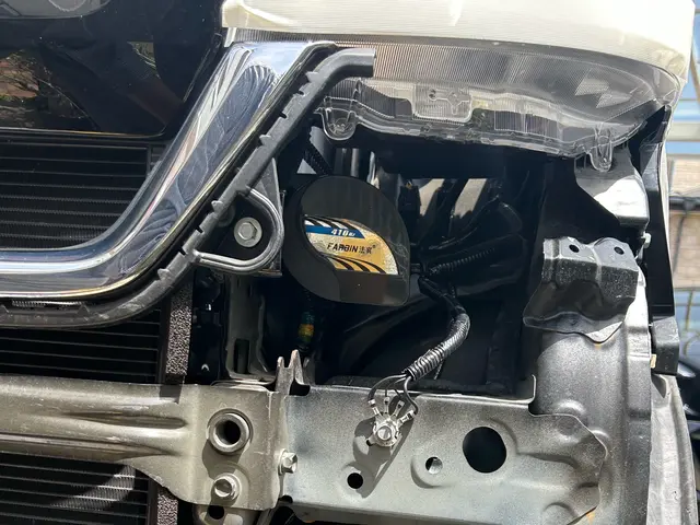 クラクションの交換、取り付けいたします。必ず事前に車種、型式、年式をご連絡下さいサービスの画像