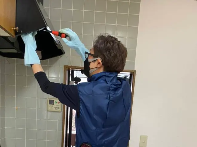 油汚れのベトベト…嫌ですよね…もう見たくない！そんなお客様の悩みもスッキリ解決！サービスの画像