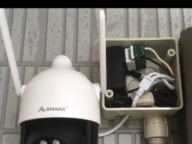 防犯カメラオリジナル支柱取付設置防水対策LAN配線施工同軸施工ｺﾝｾﾝﾄ増設サービスの画像