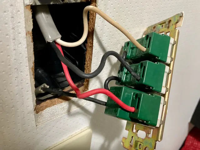 福岡市【トイレ換気扇の交換】浴室・洗面所・脱衣所換気扇の交換もお任せ！サービスの画像