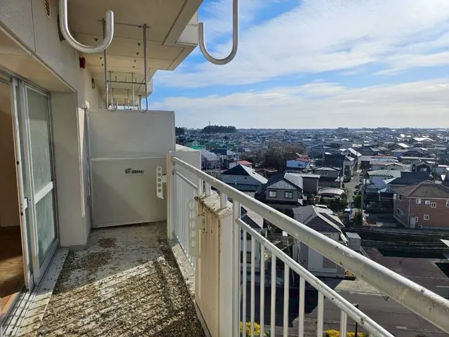 ◎安心女性施工◎鳩の糞害/巣作り対策/ベランダネット取付/鳩の侵入防止対策サービスの画像