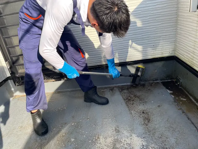 【外壁洗浄専門店】バルコニー付帯部の隅々までキレイに！他メニュー同時予約で5%割サービスの画像