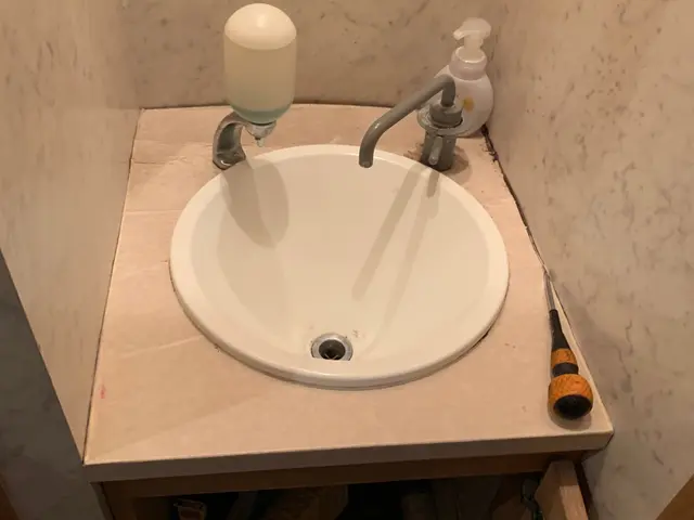 洗面台交換、条件により色々提案致します。ご相談ください！カード決済OKサービスの画像
