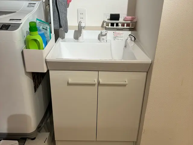 洗面台交換、条件により色々提案致します。ご相談ください！カード決済OKサービスの画像