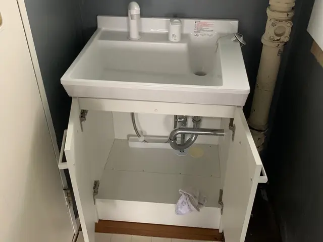 洗面台交換、条件により色々提案致します。ご相談ください！カード決済OKサービスの画像