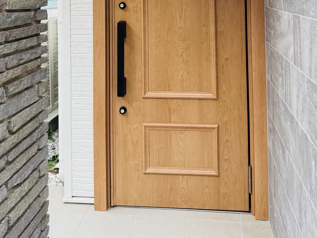 ミリ単位でこだわる精密職人が、おうちの顔をしっかり整えます。サービスの画像