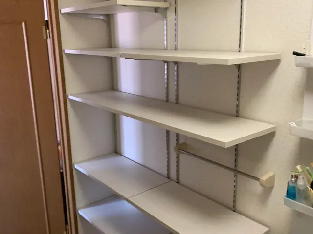 あなたの想いをカタチに！可動棚＆アンティーク棚取付安心サポートサービスの画像