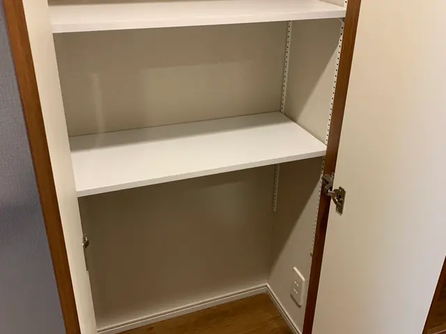 あなたの想いをカタチに！可動棚＆アンティーク棚取付安心サポートサービスの画像