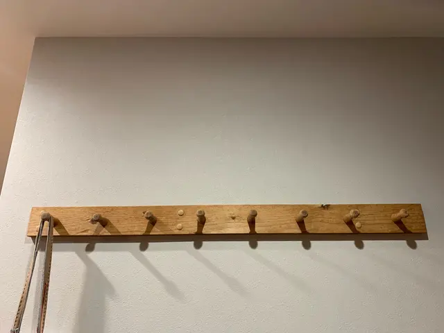 あなたの想いをカタチに！可動棚＆アンティーク棚取付安心サポートサービスの画像