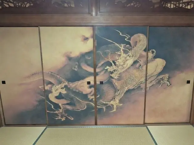 【ふすまの専門店】表具師の技術でご満足いただけるように心を込めて作業いたしますサービスの画像