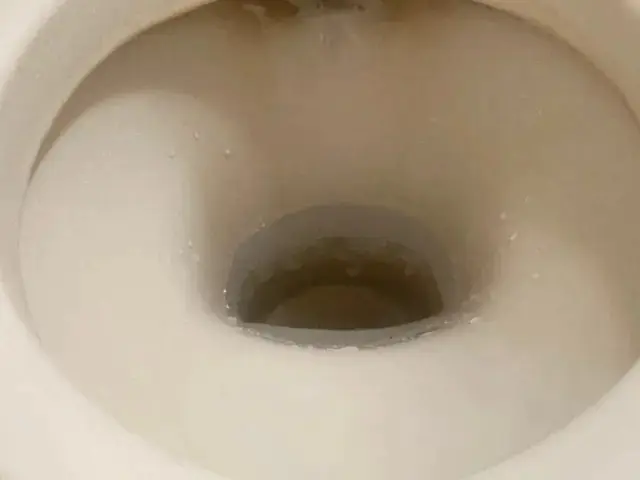 夫婦経営で安心！女性スタッフ同行可能な自社スタッフによる丁寧な5点セット完全清掃サービスの画像