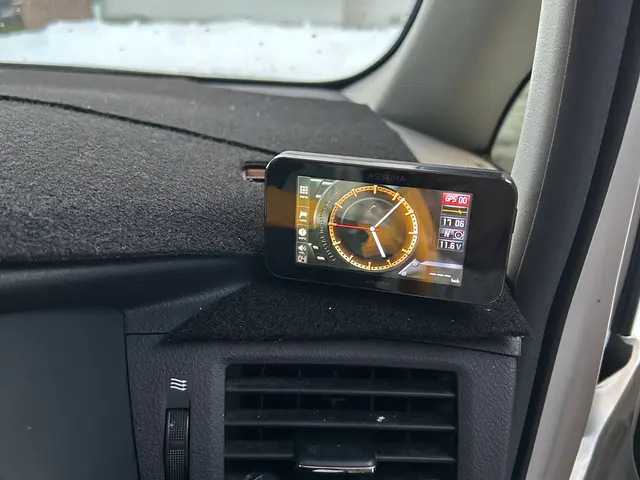 なるべく配線は隠して、見た目スッキリにします。サービスの画像