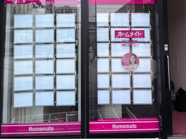 カーテンレール、ビニールカーテンの取り付けサービスの画像